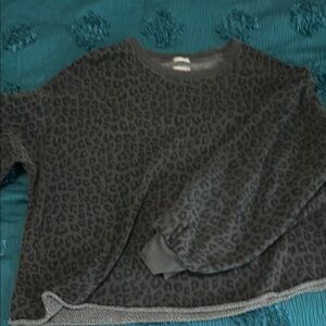 GAP Black and Gray Crew Neck Sweater Soft Knit